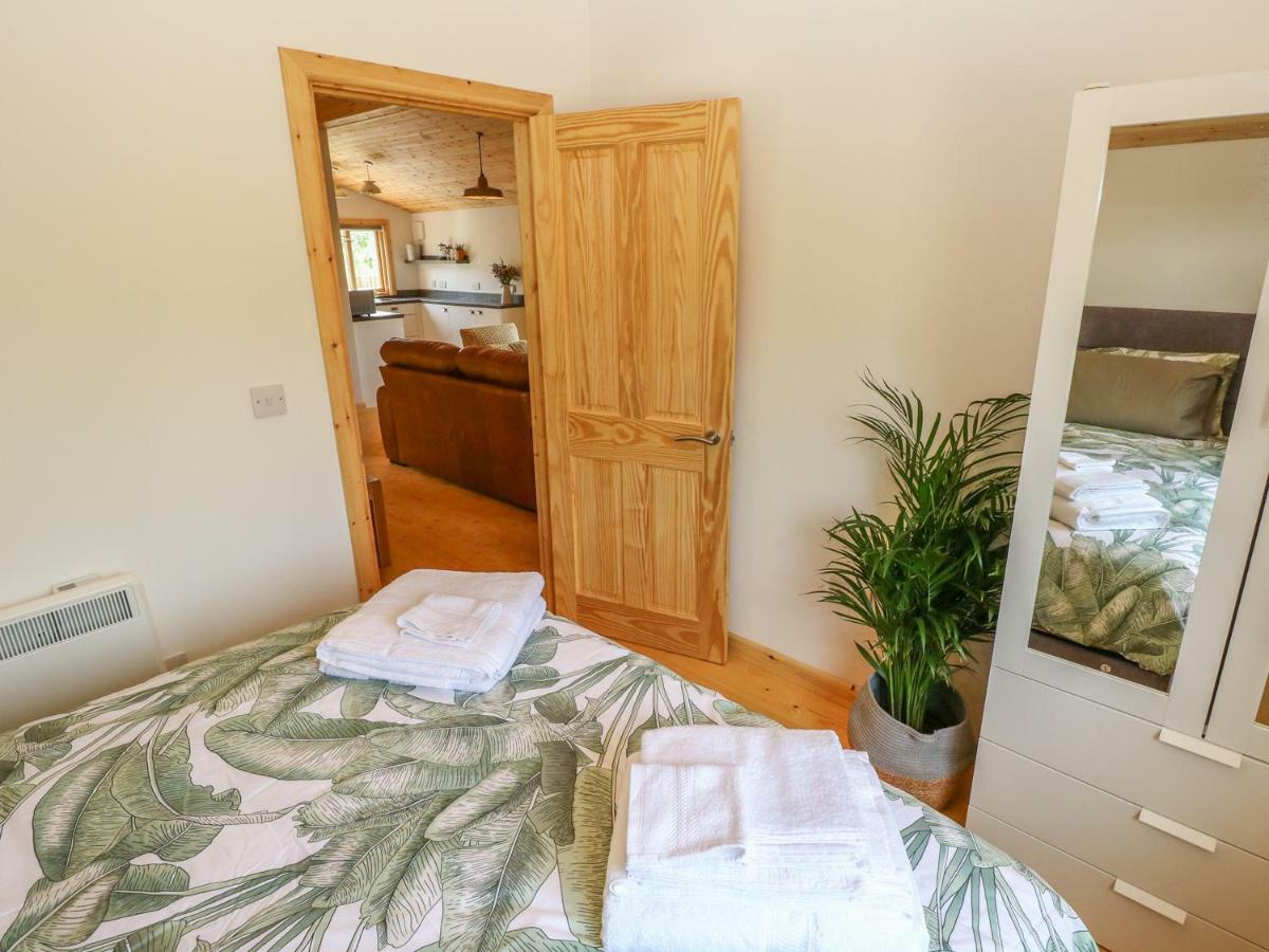 Willow Lodge Tenby Extérieur photo