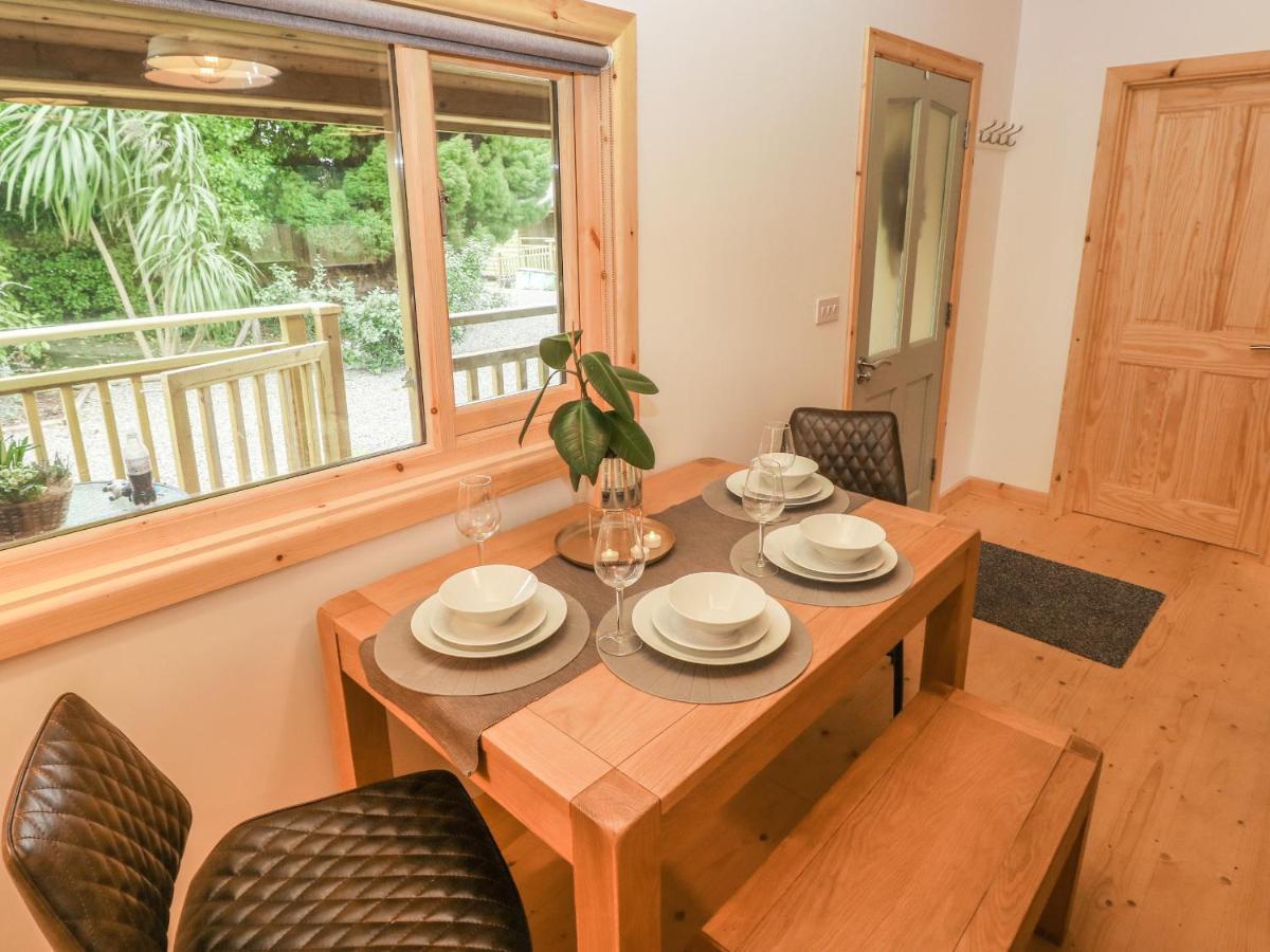 Willow Lodge Tenby Extérieur photo